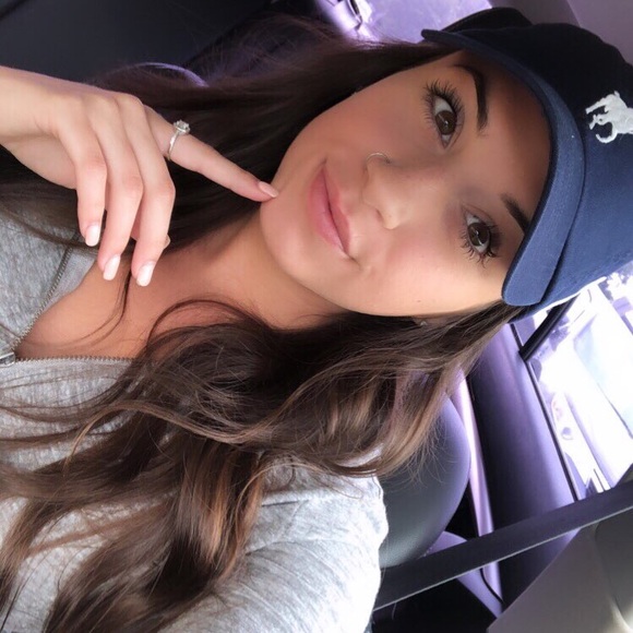 Meet your Posher, Mallory - Picture 1 of 1